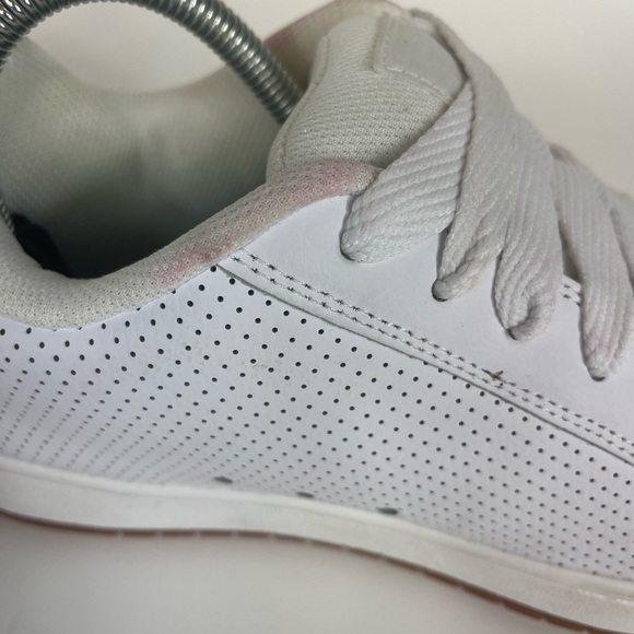 DC White Mens Court Graffik Size 7.5 Skate Shoes - Picture 3 of 11